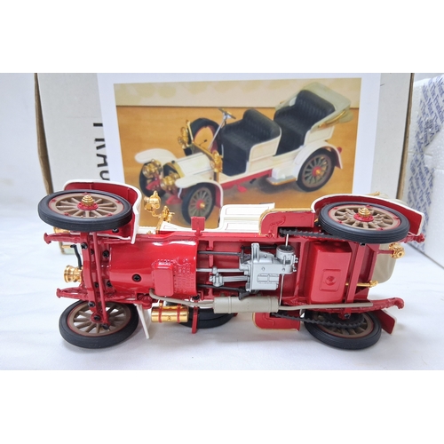 66 - A Franklin Mint 1904 Mercedes Simplex. 1/24th scale. Very good condition with paperwork. Box has som... 