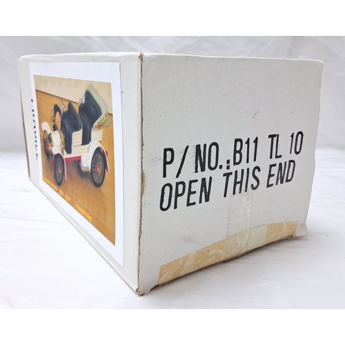 66 - A Franklin Mint 1904 Mercedes Simplex. 1/24th scale. Very good condition with paperwork. Box has som... 