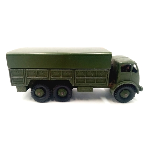 107 - Two Dinky toys military vehicles, 621 and 622. Some play wear. Please see photos.