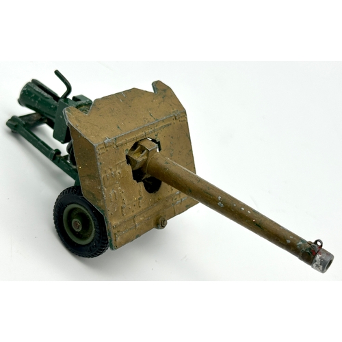 335 - Two vintage Britains cannons and a trailer.