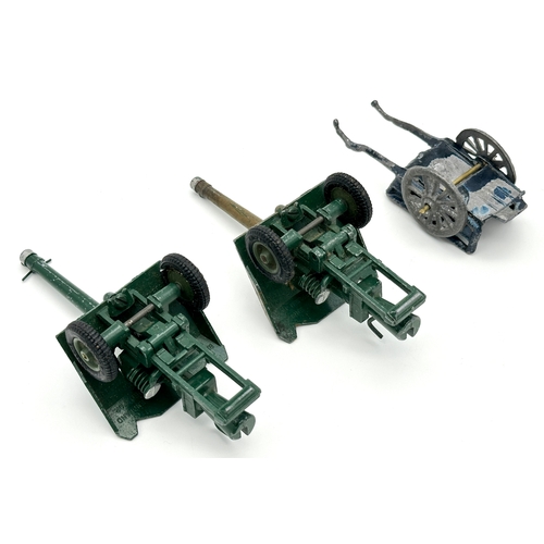 335 - Two vintage Britains cannons and a trailer.