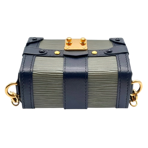 64 - A Louis Vuitton Petite Malle Style Mini Chain Bag. Crafted in green textured leather panels with bla... 