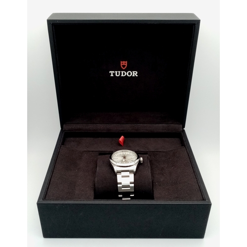 89 - A Tudor Black Bay Automatic Ladies Watch. Model 79580. Stainless steel bracelet and case - 32mm. Sil... 