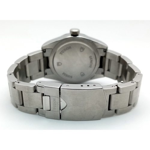 89 - A Tudor Black Bay Automatic Ladies Watch. Model 79580. Stainless steel bracelet and case - 32mm. Sil... 