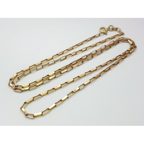117 - A 9K Yellow Gold Elongated Venetian Link Chain/Necklace. 
52cm. 4.77g.