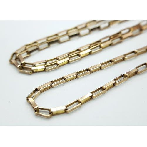 117 - A 9K Yellow Gold Elongated Venetian Link Chain/Necklace. 
52cm. 4.77g.
