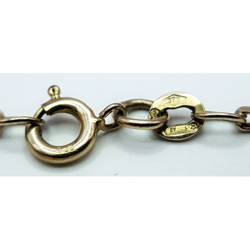 117 - A 9K Yellow Gold Elongated Venetian Link Chain/Necklace. 
52cm. 4.77g.