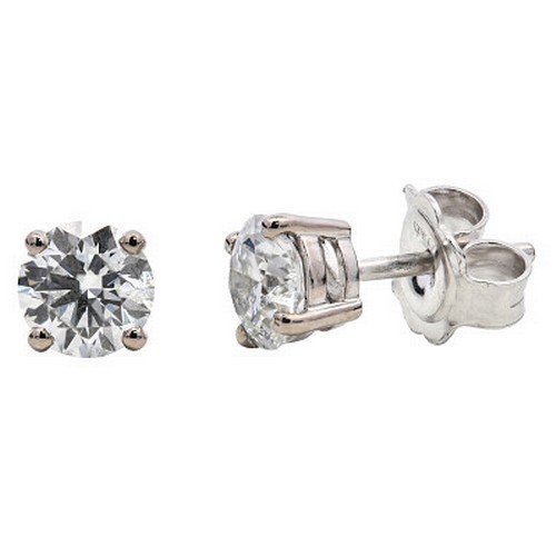 189 - A Pair of 18K White Gold 1.46ctw Lab-grown Diamond Claw Stud Earrings. D colour, VVS1.
Total weight:... 