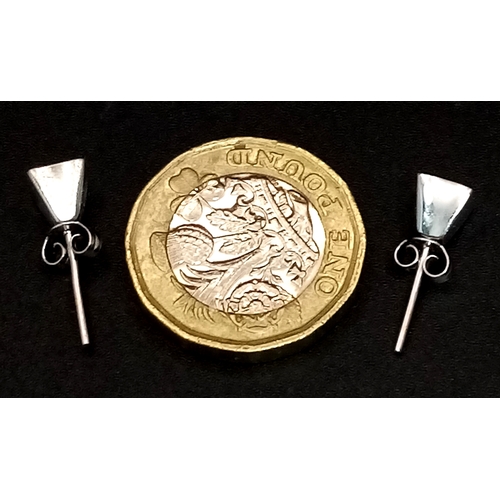 208 - A PAIR OF 14K WHITE GOLD, DIAMOND SOLITAIRE, STUD EARRINGS. 0.50 CTW. 2.8G. MS RED 1009