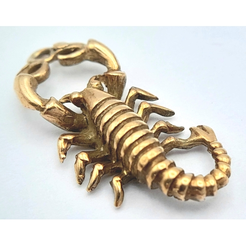 327 - A 9K YELLOW GOLD, SCORPION CRAB, CHARM / PENDANT. 1.9G. SC 7015