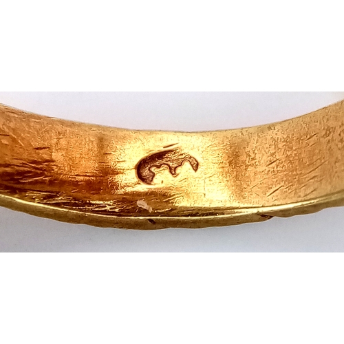 10 - A 14K Abstract Enamel Cluster Ring. Textured colourful design. Size K. 8.8g.