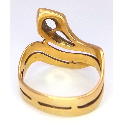 81 - An 18K Gold Openwork Abstract Swirl Ring. Size K 1/2. 4.75g.