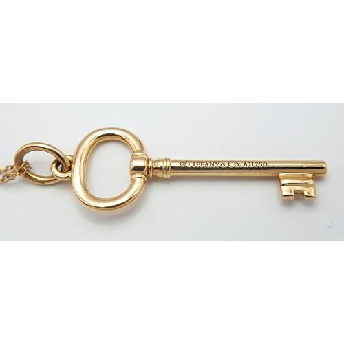 15 - A TIFFANY AND CO, 18K ROSE GOLD, KEY DESIGN PENDANT ON CHAIN NECKLACE. 4.4G. SC 8042