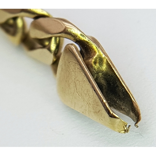 18 - A 9K Yellow Gold Figaro Link Bracelet. 19cm. 8.16g.