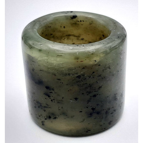 636 - A Vintage Nephrite Jade Green Archers Ring Size Z+1. The ring measures 3.2cm Length and has a gross ... 