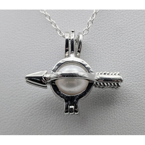1205 - A 925 silver Pearl pendant, set on a silver necklace. Total weight 6.1G. Total length 46cm
