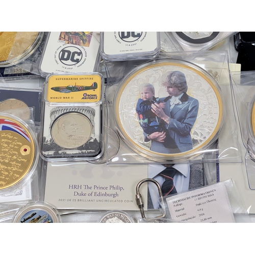 660 - A Large Collection of Mixed Coins and Medallions - Most being in Uncirculated or Proof condition wit... 