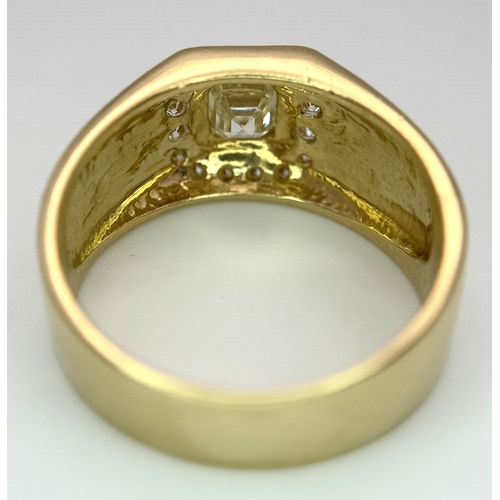 621 - AN 18K YELLOW GOLD, DIAMOND RING. APPROX 1.20CTW. CENTRE DIAMOND APPROX 0.70CT. 10.2G, SIZE T. SPSA ... 