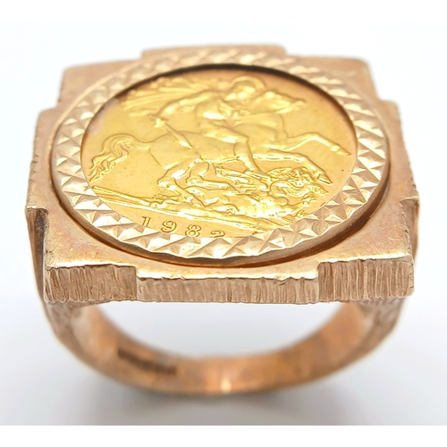 37 - A 1982 HALF SOVEREIGN COIN SET IN A 9K GOLD RING .      13.5gms TOTAL WEIGHT            SIZE Q/R
