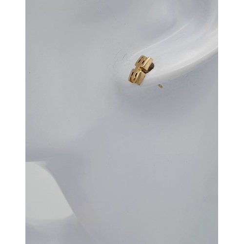 656 - A Pair of 9K Yellow Gold Arrow Stud Earrings. 9mm x 4mm, 1.7g total weight. Ref: SH9044H