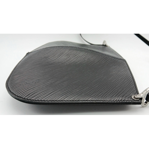 1209 - A Louis Vuitton Epi Leather Pochette. Crafted in black Epi leather with the signature textured finis... 