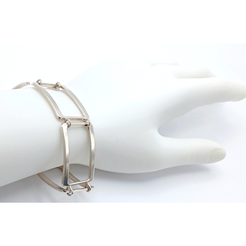 637 - Fabulous Geometric SILVER BRACELET with Large Rectangular OPEN SILVER PANELS.  16 .5 Grams. 18.5 cm.