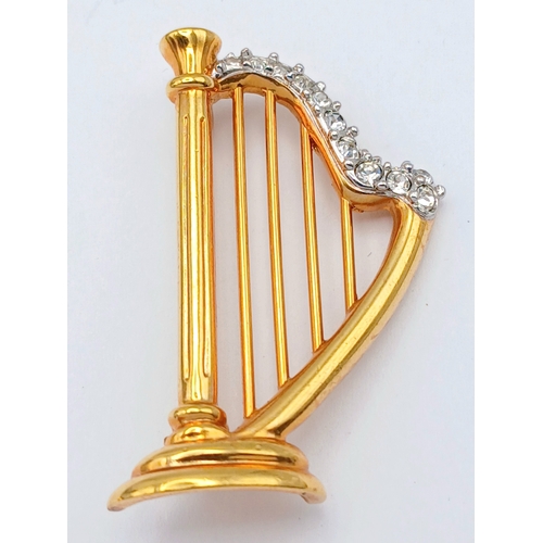1166 - 2X large vintage gold-tone stone set golf bag and harp instrument brooches. Total length 4.5 and 6.5... 