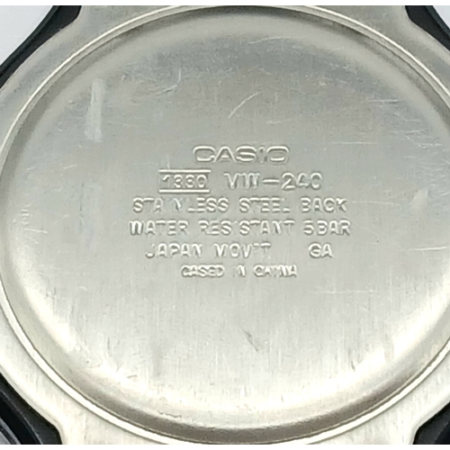 1182 - A TIMEX, 1440 SPORTS, DIGITAL WATCH, ON A STEEL MESH BRACELET. IN WORKING ORDER. S/A 1613 - 2