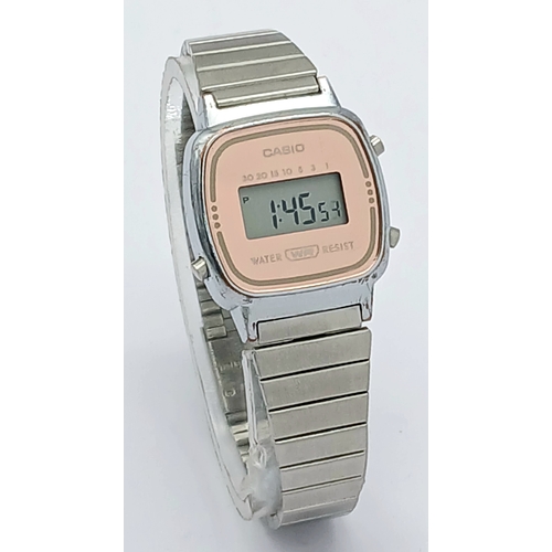 1217 - A VINTAGE, DIGITAL CASIO STEEL BRACELET WATCH. MODEL 3191. IN WORKING ORDER. S/A 1602 - 5