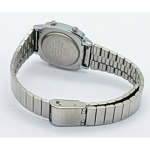 1217 - A VINTAGE, DIGITAL CASIO STEEL BRACELET WATCH. MODEL 3191. IN WORKING ORDER. S/A 1602 - 5