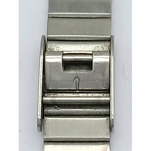 1217 - A VINTAGE, DIGITAL CASIO STEEL BRACELET WATCH. MODEL 3191. IN WORKING ORDER. S/A 1602 - 5