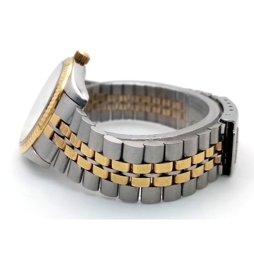 640 - A Stylish Longines Quartz Ladies Watch. Two tone stainless steel bracelet and case - 33mm. White dia... 