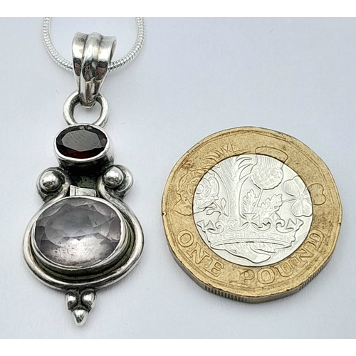 1153 - Vintage SOLID SILVER, AMETHYST and GARNET DROP PENDANT Mounted on a SILVER NECKLACE. Necklace x 45 c... 