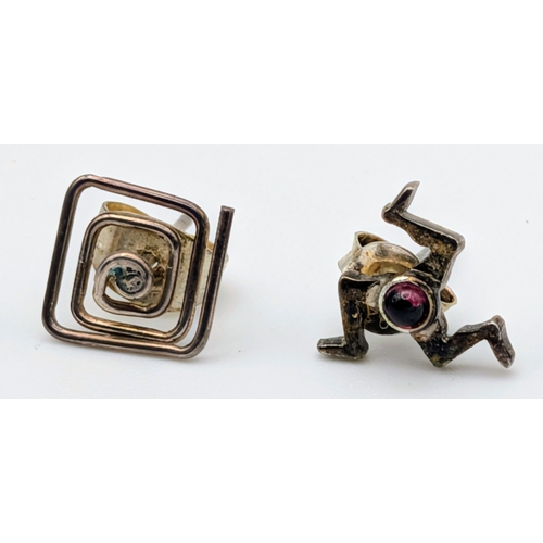 1242 - An assorted collection of 4 vintage pairs of 925 silver earrings with various designs. Total weight ... 