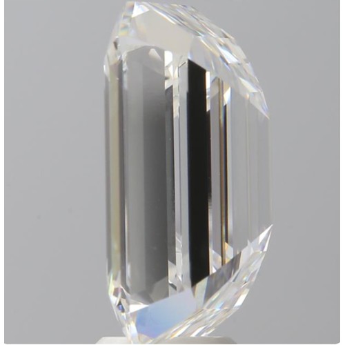 251 - A 9.04Ct Emerald cut Lab-Grown Diamond. Color D, clarity VS1. IGI certified. Cert no: LG774655112. M... 