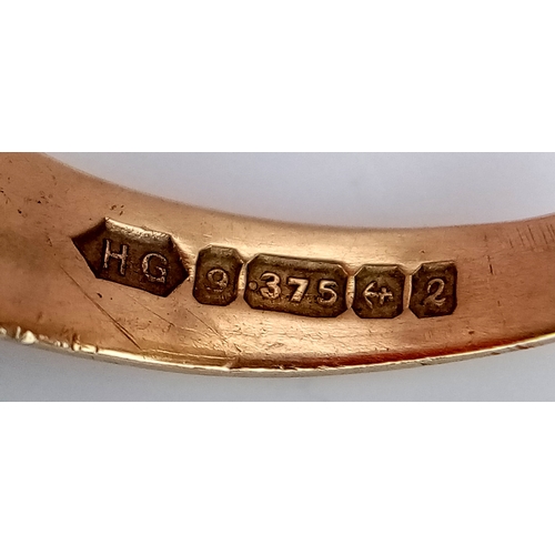 541 - A Vintage 9K Yellow Gold Carnelian Signet Ring. Size N. 5.4g.