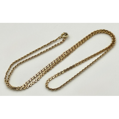535 - A 9K Yellow Gold D 'S' Link Chain/Necklace. 40cm. 3.9g.