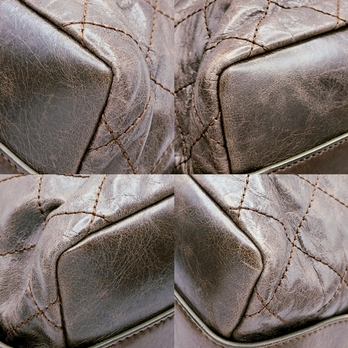 19 - A Chanel Glazed Calfskin Stingray Bindi CC Accordion Shoulder Bag. Brown glazed calfskin leather ext... 