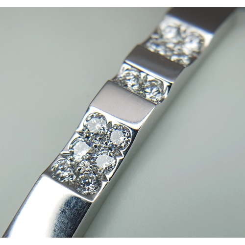 20 - A DE BEERS, 18K WHITE GOLD, DIAMOND SET BRACELET. 0.60CT WEIGHT. TOTAL WEIGHT 8.8G. A/S RED 1007