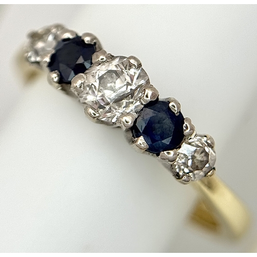 509 - AN 18K YELLOW GOLD, DIAMOND AND SAPPHIRE SET, 5 STONE RING. 0.50CT WEIGHT. TOTAL WEIGHT 4.1G, SIZE N... 