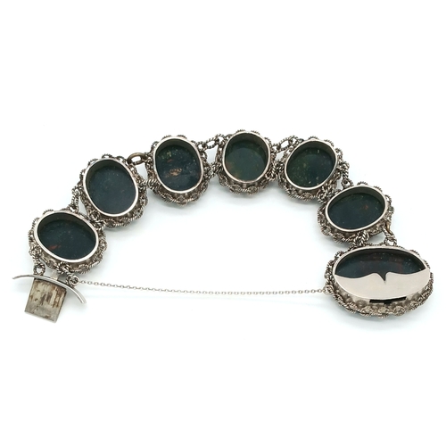 510 - An Elegant and Unique Vintage or Older Silver and Bloodstone Bracelet- Circa
18.5 to 19cm Length. Th... 