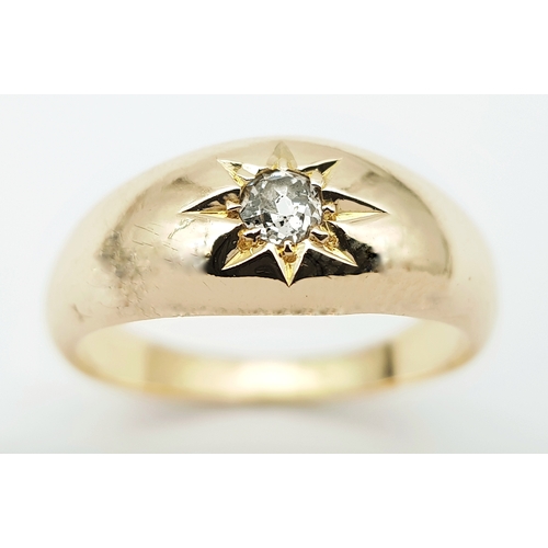 6 - AN 18K YELLOW GOLD, DIAMOND SET, GYPSY SET RING. TOTAL WEIGHT 4.7G. SC 9056