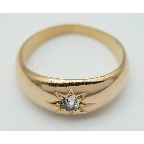 6 - AN 18K YELLOW GOLD, DIAMOND SET, GYPSY SET RING. TOTAL WEIGHT 4.7G. SC 9056