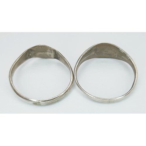 136 - 2X small sterling silver band rings. Total weight 2.3G. Size I