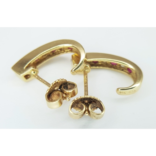 125 - A PAIR OF 18K YELLOW GOLD, DIAMOND AND RUBY SET DROP EARRINGS. TOTAL WEIGHT 3.4G. TAN 9003