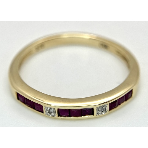 292 - A 9K YELLOW GOLD, DIAMOND AND RUBY SET, BAND RING. TOTAL WEIGHT 2.1G, SIZE P. SC 9023