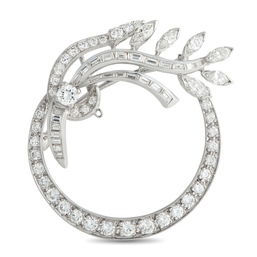 175 - A  Platinum 3.50ct Diamond Brooch. The circular Platinum setting seemingly radiates light thanks to ... 
