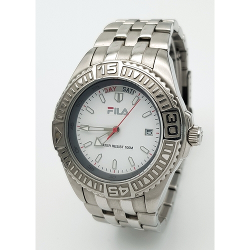 603 - A Fila Branded Stainless Steel Quartz Gents Watch. Stainless steel bracelet and case - 42mm. White d... 