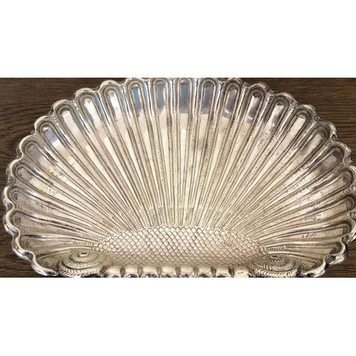 505 - A Stunning 20th Century Large Sterling Silver Shell Basin Dish/Bowl. Circa 1960s. Marked sterling. 4... 
