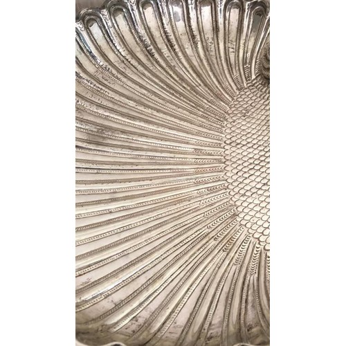 505 - A Stunning 20th Century Large Sterling Silver Shell Basin Dish/Bowl. Circa 1960s. Marked sterling. 4... 